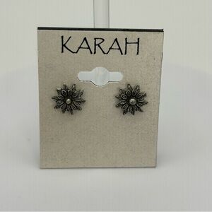 💙💚 KARAH Flower Stud Earrings – Silver-Tone Sunburst Design